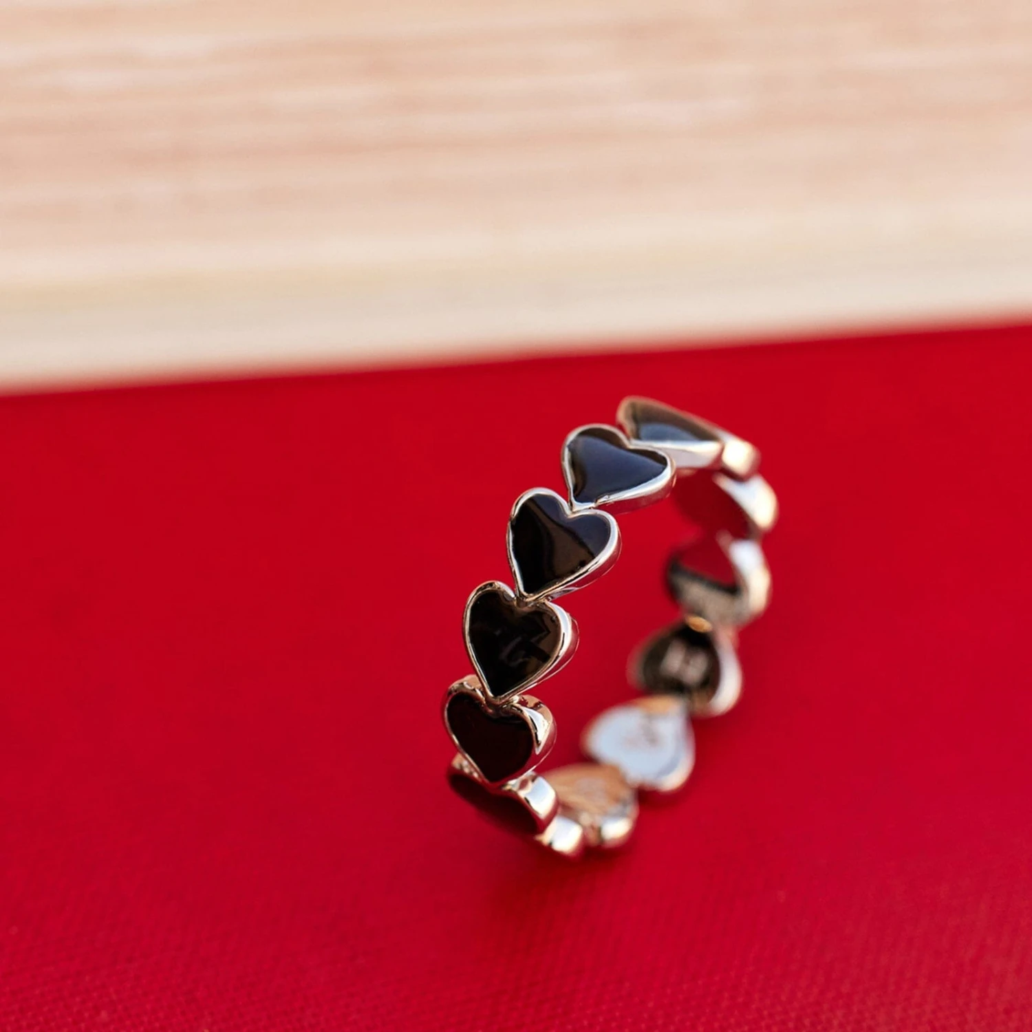 Mood Love Hearts Band Ring - Image 3
