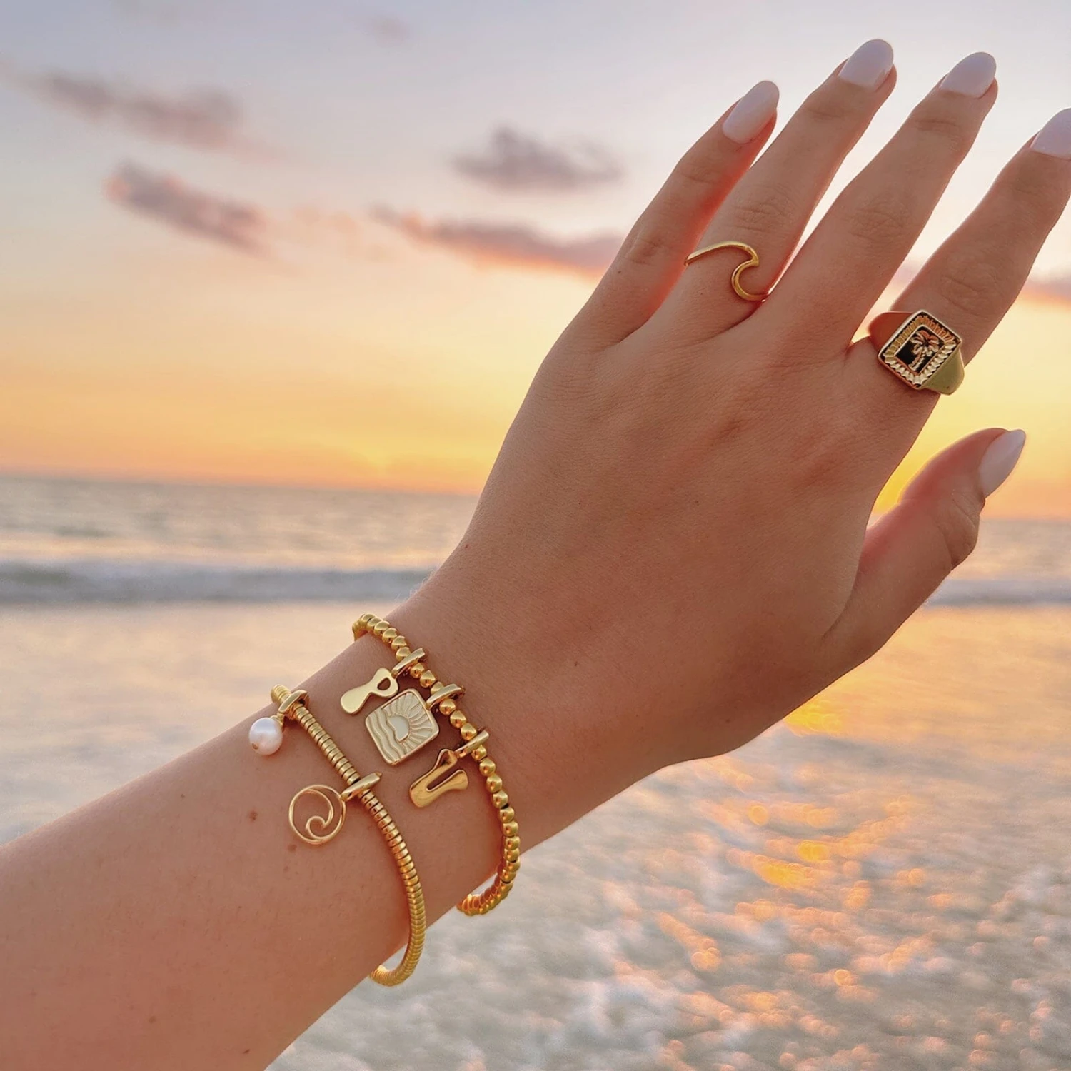 Harper Disc Bead Stretch Bracelet - Image 3