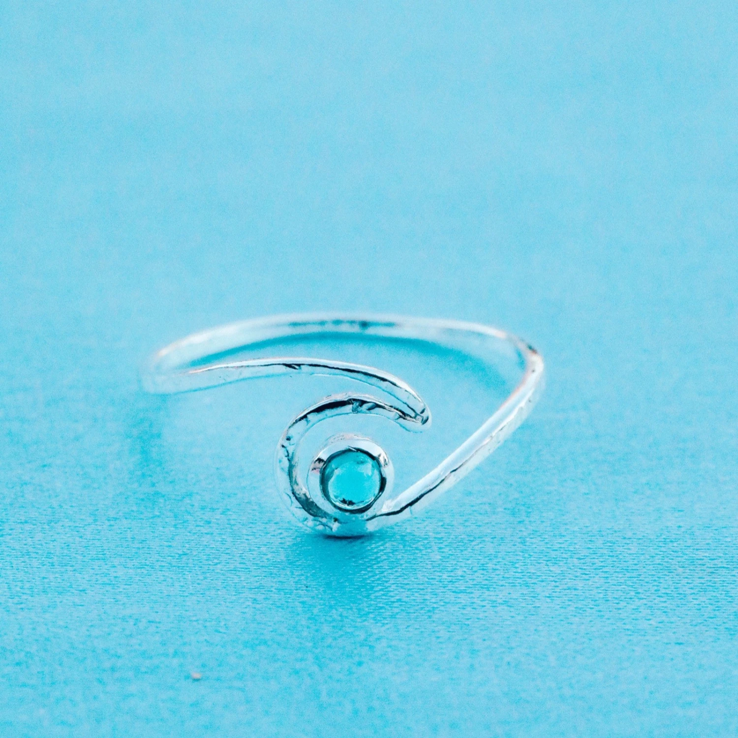 Shimmering Wave Ring - Image 5